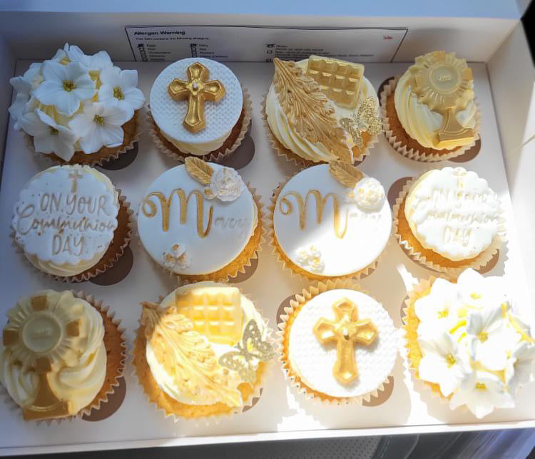 Branded Cupcakes (14 ppl)
